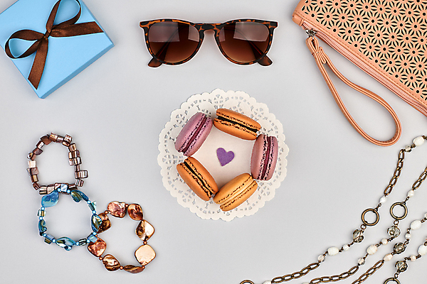 포토 JPG 해외이미지 옷 목걸이 장신구 디저트 선물 사람없음 세트 상자 선글라스 파티 유행 귀걸이 침묵 수확 우아함 잡지 정상 보석 머리위 마카롱 프랑스어 특별함 스타일 카피스페이스 파리(프랑스) 해외202004 해외포토 문자 안경 음식 컨셉 농업 이벤트 간행물 소리 공백 광석 파일형식 이미지허브