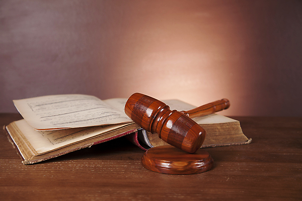 포토 JPG 해외이미지 컨셉 사람없음 목재 갈색 어둠 수비 범죄 망치 심볼 오브젝트 법 법관 공정 변호사 고발 법정 사실 재판소 해외202004 해외포토 나무 직업 컬러 재료 모션 공구 법률가 재판 파일형식 이미지허브