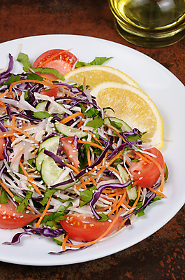 포토 JPG 해외이미지 접시 음식 조각 다이어트 토마토 채소 부분 오이 파슬리 건강 사람없음 옆모습 식사 저녁식사 샐러드 신선 고명 양념 자르기 레몬 유기농 브런치 깨 점심식사 찌그러짐 당뇨병 배급 생식 저칼로리 채식주의자 개조 해외202004 해외포토 식기 웰빙 뷰포인트 컨셉 과일 식재료 모션 조미료 질병 채식 파일형식 이미지허브