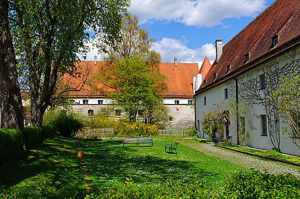 포토 JPG 해외이미지 구름 유럽 여행 하늘 주택 독일 풍경 사람없음 도시풍경 여행객 맑음 봄 성 중세 구시가지 바이에른 해외202004 해외포토 자연요소 건축물 계절 나라 날씨 사람 건물 도시 역사 파일형식 이미지허브