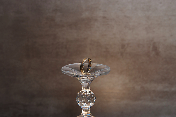 포토 JPG 해외이미지 1 전통 손 커플 기념일 행복 결혼 백그라운드 손가락 신혼부부 결혼식 휴가 선물 사랑 미술 사람 사람없음 장식 가로 빛 유행 금속 축제 신혼여행 하트 축하 인사 반지 원형 황금 고급 우아함 은색 보석 심볼 오브젝트 다이아몬드 약혼 고립 백금 영원 진짜 통일 스타일 해외202004 해외포토 모양 도형 부부 감정 컬러 컨셉 장신구 관계 재질 문화예술 이벤트 신체부위 예절 광석 약속 신혼 파일형식 이미지허브