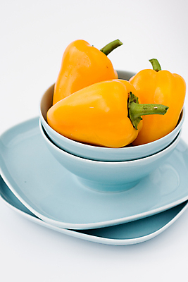 포토 JPG 해외이미지 접시 음식 다이어트 채소 주택 사람없음 파란색 노란색 기구 사발 달콤 아침식사 향기 칼로리 후추 안락 해외202004 해외포토 식기 컬러 컨셉 건강 건물 식사 사기그릇 맛 향신료 냄새 파일형식 이미지허브