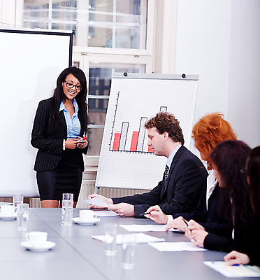 포토 JPG 해외이미지 백인 직업 여자 교육 남자 행복 종이 백그라운드 비즈니스 통신 성공 회의 선물 설명 서기 사람 정장 여러명 성인 사무실 흰색 공구 업무 비즈니스맨 비즈니스우먼 발표 토론 강의 종업원 경영자 문서 화이트보드 쇼 승진 세미나 해외202004 해외포토 서양인 옷 감정 컬러 다수 컨셉 모션 도구 작업 직장인 리더 파일형식 이미지허브