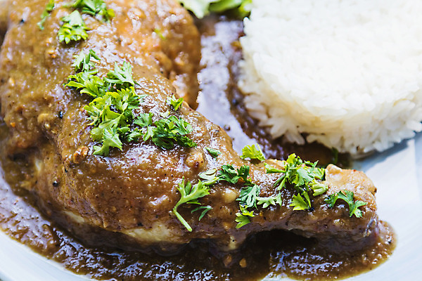 포토 JPG 해외이미지 접시 음식 백그라운드 잎 토마토 채소 밥 피망 건강 육류 요리 사람없음 가로 빨간색 초록색 갈색 식당 식사 저녁식사 치킨 샐러드 껍질 흰색 맛 그릴 바비큐 강의 굽기 허브 메인 쪽파 딜 해외202004 해외포토 식물 식기 컬러 컨셉 식재료 주방용품 상점 구이 파 닭고기요리 파일형식 이미지허브