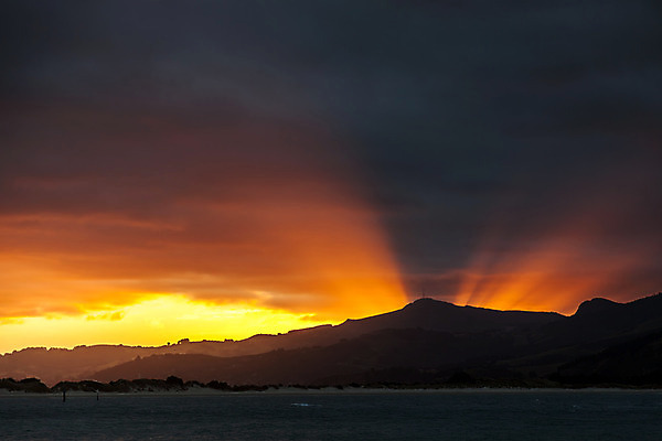 포토 JPG 해외이미지 구름 여행 오렌지 자연 하늘 불꽃 새로움 산 풍경 사람없음 가로 빨간색 물 여름 컬러풀 노란색 맑음 일몰 만 더위 저녁 파일럿 언덕 뉴질랜드 내추럴 구성 해외202004 해외포토 자연요소 직업 계절 컬러 컨셉 과일 불 날씨 노을 오세아니아 야간 생태계 파일형식 이미지허브