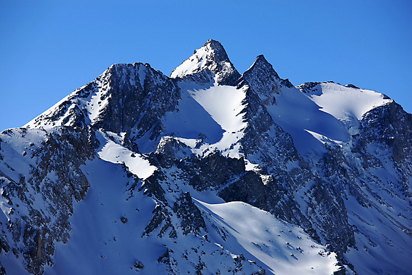 포토 JPG 해외이미지 주간 계절 유럽 겨울 자연 하늘 산 파노라마 그림자 풍경 사람없음 야외 파란색 추위 흰색 화려 스위스 언덕 서식 오르기 알프스 장면 암초 웅장함 절정 지질학 눈내림 수평선 해외202004 해외포토 자연요소 교육 나라 컬러 컨셉 모션 눈_날씨 촬영기법 생태계 파일형식 이미지허브