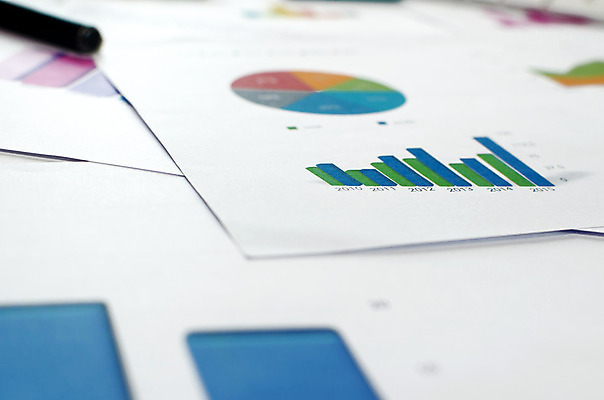 포토 JPG 해외이미지 비즈니스 성공 그래프 사람없음 금융 사무실 펜 판매 자료 성장 시장 결과 계획 분석 무역 투자 상업 이익 회계 경영 마케팅 해외202004 해외포토 산업 컨셉 경제 필기구 파일형식 이미지허브