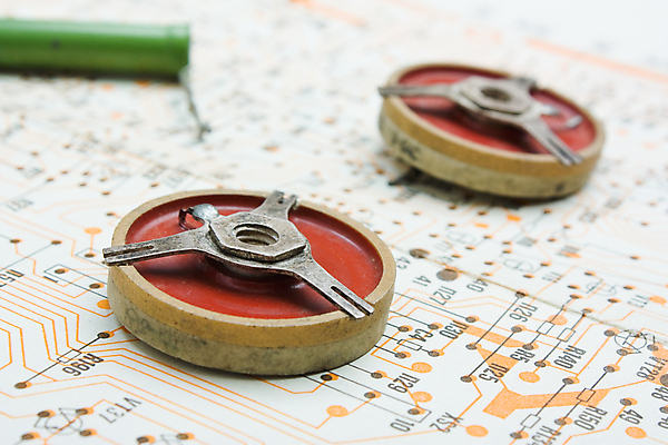 포토 JPG 해외이미지 산업 부분 사람없음 전자제품 컴퓨터 금속 힘 장비 수확 오브젝트 라디오 복고 반도체 오디오 조절 구식 깊이 복잡 옛날 조율 해외202004 해외포토 컨셉 농업 재질 파일형식 이미지허브