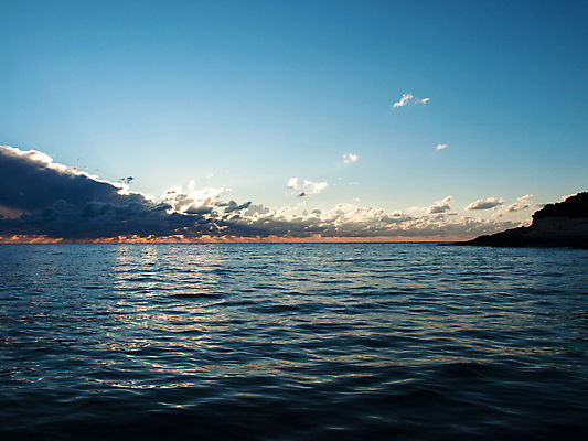 포토 JPG 해외이미지 구름 선 파도 바다 여행 겨울 오렌지 하늘 바람 날씨 휴가 풍경 해변 사람없음 야외 물 여름 파란색 빛 태양 어둠 황혼 일몰 거품 광선 바위 흰색 거친 매끈함 장면 폭풍 수평선 해외202004 해외포토 자연요소 계절 컬러 과일 노을 돌_바위 감각 파일형식 이미지허브