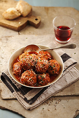 포토 JPG 해외이미지 전통 접시 음식 백그라운드 다이어트 토마토 채소 공 파스타 파슬리 건강 스웨덴 육류 돼지고기 요리 사람없음 목재 빨간색 초록색 식사 저녁식사 이탈리아 회색 소고기 튀김 흰색 뜨거움 사발 클래식 맛 미트볼 굽기 지중해 허브 바질 칠면조 점심식사 다진 핸드메이드 해외202004 해외포토 나무 식물 식기 유럽 바다 컬러 컨셉 식재료 재료 조류 서양음식 북유럽 사기그릇 구이 파일형식 이미지허브