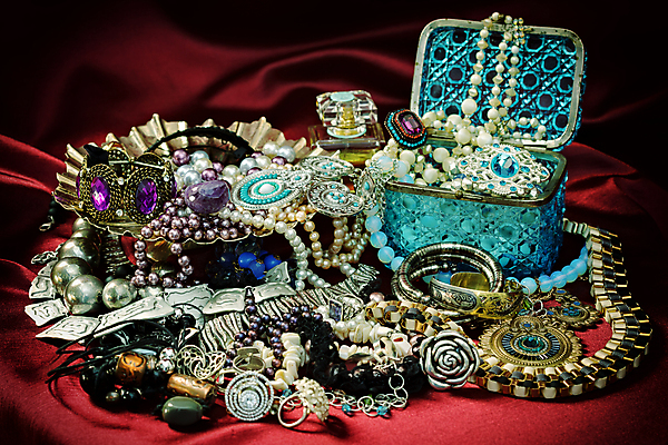 포토 JPG 해외이미지 여자 결혼 백그라운드 목걸이 장신구 공 팔찌 추상 선물 사람없음 장식 빛 유행 금속 수확 흰색 화려 황금 고급 우아함 보석 구슬 손목시계 오브젝트 브로치 고립 옛날 팬던트 해외202004 해외포토 시계 컬러 컨셉 무늬 농업 재질 사람 이벤트 광석 파일형식 이미지허브