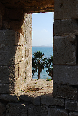 포토 JPG 해외이미지 나무 벽 바다 여행 하늘 휴가 벽돌 파노라마 손바닥 풍경 사람없음 물 파란색 탑 바위 성 중세 역사 지중해 아치 과거 동쪽 옛날 이스라엘 해외202004 해외포토 자연요소 식물 건축물 손 컬러 컨셉 촬영기법 돌_바위 방향 서아시아 파일형식 이미지허브