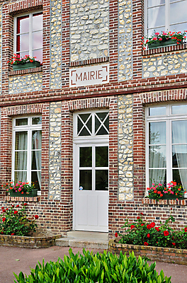 포토 JPG 해외이미지 주택 사람없음 관광지 마을 프랑스 시골 도시 역사 그림 시청 노르망디 해외202004 해외포토 유럽 여행 건물 관공서 파일형식 이미지허브