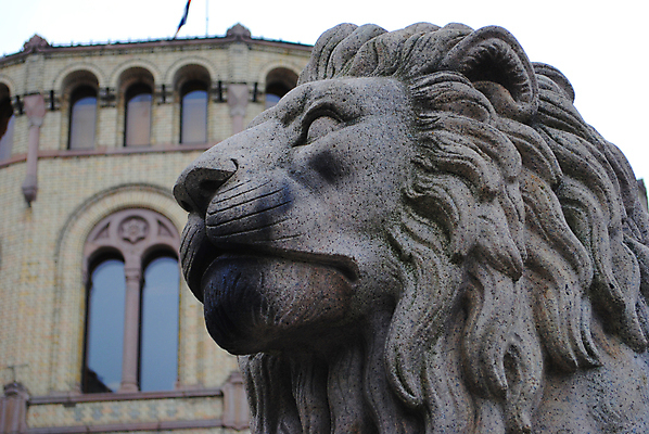 포토 JPG 해외이미지 노르웨이 관리 사람없음 건물 사자 국회 오슬로 정부 정치 해외202004 해외포토 건축물 유럽 포유류 파일형식 이미지허브