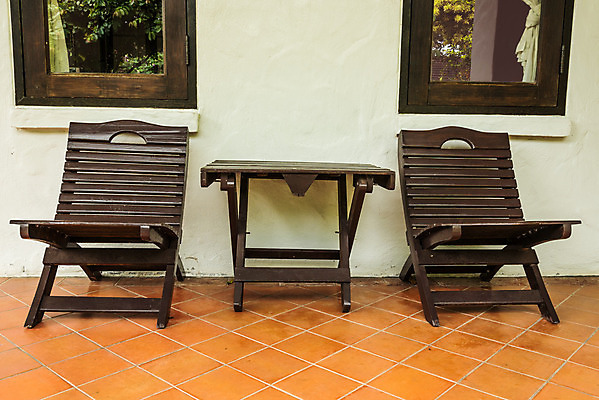 포토 JPG 해외이미지 외관 호수 가구 백그라운드 2 의자 창문 자연 휴식 사람없음 야외 목재 초록색 흰색 갑판 오브젝트 장면 포도나무 내추럴 호스텔 해외202004 해외포토 나무 컬러 생활용품 컨셉 배_교통 재료 숙소 과일나무 생태계 파일형식 이미지허브