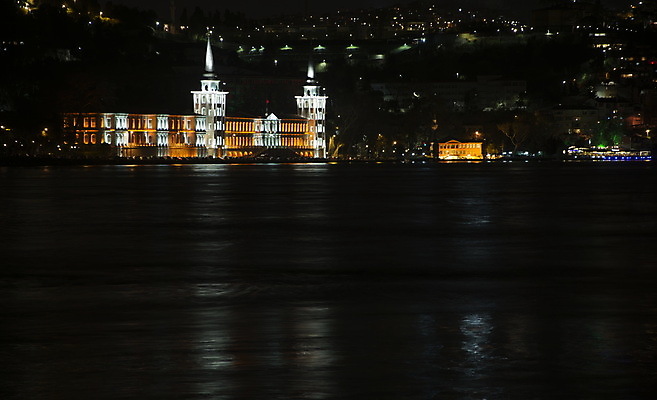 포토 JPG 해외이미지 유럽 아시아 바다 전등 이스탄불 사람없음 물 개울 야간 손목시계 대륙 칠면조 해외202004 해외포토 자연요소 나라 시계 장신구 조류 조명 강 파일형식 튀르키예 이미지허브