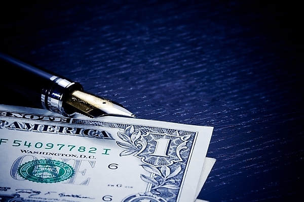 포토 JPG 해외이미지 종이 지폐 돈 비즈니스 성공 사람없음 목재 금융 경제 숫자 펜 판매 달러 쪽지 자료 거래 저축 계산기 성장 기록 시장 재산 황금 주식 예측 가격 분석 사인 속도 분수 보고서 경영자 문서 투자 상업 진행 관심 수입 업그레이드 옛날 위기 해외202004 해외포토 나무 문자 컨셉 재료 문구용품 필기구 장비 리더 파일형식 이미지허브