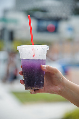 포토 JPG 해외이미지 손 여자 음료 여행 백그라운드 자연 유리 휴가 건강 사람 성인 사람없음 초록색 물 보라색 흰색 잡기 액체 고립 해외202004 해외포토 자연요소 컬러 모션 재질 신체부위 생태계 파일형식 이미지허브