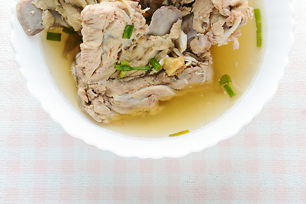 포토 JPG 해외이미지 전통 음식 다이어트 채소 호박 양파 뼈 감자 건강 마늘 육류 돼지고기 요리 동양인 사람없음 식사 치킨 당근 소고기 레인지 사발 맛 수프 냄비 허브 향신료 심플 레시피 느림 로즈메리 핸드메이드 해외202004 해외포토 식물 컨셉 식재료 뿌리채소 인종 가전제품 사기그릇 솥 닭고기요리 향미료 파일형식 이미지허브