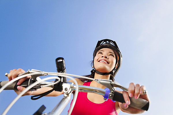 포토 JPG 해외이미지 구름 라이프스타일 여자 행복 스포츠 포즈 밭 자국 모션 자연 하늘 산 건강 한명 사람 동양인 성인 야외 여름 운동 자전거 봄 기쁨 손전등 바퀴 숲 헬멧 언덕 순환 각도 바이킹 해외202004 해외포토 자연요소 1 계절 감정 농업 조명 인종 생활 바이크 보호장비 생태계 파일형식 이미지허브