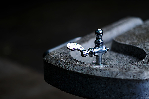 포토 JPG 주간 사람없음 야외 아웃포커스 수도꼭지 식수대 국내포토 자연요소 촬영기법 파일형식