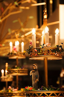 포토 JPG 종교 초 촛불 조명 실내 사람없음 아웃포커스 장식 천주교 국내포토 촬영기법 내부 파일형식