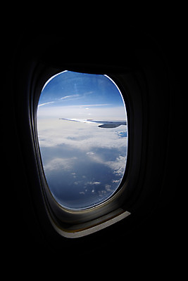포토 JPG 주간 구름 창문 하늘 비행기 사람없음 야외 비행 국내포토 자연요소 항공교통 대중교통 파일형식