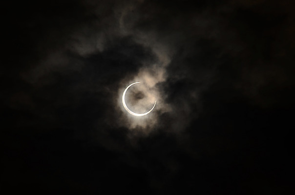 포토 JPG 구름 밤하늘 하늘 사람없음 야외 어둠 달 야간 초승달 국내포토 자연요소 파일형식