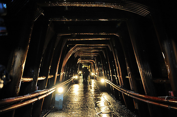 포토 JPG 해외 조명 실내 사람 일본 동굴 지하 국내포토 아시아 내부 파일형식