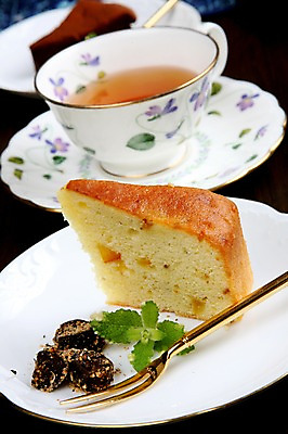 포토 JPG 식기 접시 음료 음식 포크 잎 디저트 실내 사람없음 아웃포커스 케이크 차 찻잔 홍차 일본음식 국내포토 식물 잔 촬영기법 내부 차_음료 파일형식