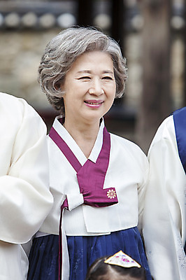 포토 JPG 여자 노년 할머니 웃음 사람 동양인 여러명 상반신 성인 앞모습 아웃포커스 한국인 60대 한복 여자만 성인여자만 노인만 성인만 노인여자만 국내포토 한국전통 뷰포인트 다수 촬영기법 표정 인종 전통의상 파일형식