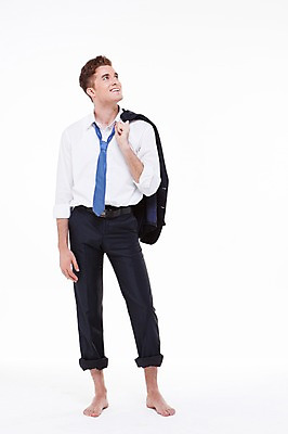 포토 JPG 스튜디오촬영 전신 서양인 외국인 백인 해외기획촬영 라이프스타일 응시 남자 2013년태국 비즈니스 모션 맨발 실내 한명 서기 웃음 들기 사람 정장 20대 성인 앞모습 비즈니스라이프 여름휴가 바캉스 재킷 비즈니스맨 남자만 남자한명만 성인남자만 청년만 청년남자만 청년남자한명만 성인한명만 성인남자한명만 성인만 국내포토 1 시선 옷 뷰포인트 발 휴가 표정 인종 청년 내부 생활 외투 직장인 파일형식 여름_계절