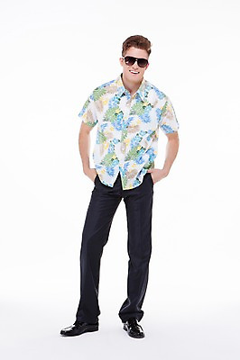 포토 JPG 스튜디오촬영 전신 서양인 외국인 백인 해외기획촬영 남자 2013년태국 비즈니스 모션 휴가 실내 한명 서기 웃음 사람 20대 성인 앞모습 여름휴가 바캉스 선글라스 비즈니스맨 주머니손 꽃무늬셔츠 남자만 남자한명만 성인남자만 청년만 청년남자만 청년남자한명만 성인한명만 성인남자한명만 성인만 국내포토 1 안경 뷰포인트 셔츠 표정 인종 청년 내부 직장인 파일형식 여름_계절