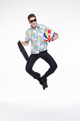 포토 JPG 스튜디오촬영 전신 서양인 외국인 백인 해외기획촬영 남자 2013년태국 서류가방 비즈니스 공 모션 휴가 실내 한명 웃음 들기 사람 20대 성인 앞모습 여름휴가 바캉스 선글라스 점프 비즈니스맨 비치볼 출근 꽃무늬셔츠 남자만 남자한명만 성인남자만 청년만 청년남자만 청년남자한명만 성인한명만 성인남자한명만 성인만 국내포토 1 안경 뷰포인트 셔츠 가방 바캉스용품 표정 인종 청년 내부 직장인 출퇴근 파일형식 여름_계절
