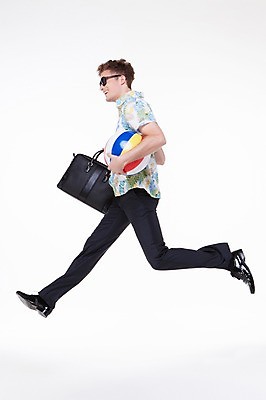 포토 JPG 스튜디오촬영 전신 서양인 외국인 백인 해외기획촬영 남자 2013년태국 서류가방 비즈니스 공 모션 휴가 실내 한명 웃음 들기 사람 20대 성인 옆모습 여름휴가 바캉스 선글라스 달리기 점프 비즈니스맨 비치볼 출근 꽃무늬셔츠 남자만 남자한명만 성인남자만 청년만 청년남자만 청년남자한명만 성인한명만 성인남자한명만 성인만 국내포토 1 안경 뷰포인트 셔츠 가방 바캉스용품 표정 인종 청년 내부 직장인 출퇴근 파일형식 여름_계절