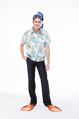 포토 JPG 스튜디오촬영 전신 서양인 외국인 백인 해외기획촬영 남자 2013년태국 비즈니스 모션 휴가 실내 한명 서기 웃음 사람 20대 성인 앞모습 여름휴가 바캉스 선글라스 비즈니스맨 스노클링 물안경 오리발 주머니손 꽃무늬셔츠 남자만 남자한명만 성인남자만 청년만 청년남자만 청년남자한명만 성인한명만 성인남자한명만 성인만 국내포토 1 안경 뷰포인트 셔츠 표정 인종 청년 내부 수상스포츠 직장인 수영용품 파일형식 여름_계절