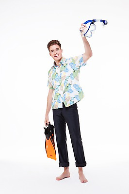 포토 JPG 스튜디오촬영 전신 서양인 외국인 백인 해외기획촬영 남자 2013년태국 비즈니스 모션 맨발 휴가 실내 한명 서기 웃음 들기 사람 20대 성인 앞모습 여름휴가 바캉스 선글라스 비즈니스맨 스노클링 물안경 오리발 꽃무늬셔츠 남자만 남자한명만 성인남자만 청년만 청년남자만 청년남자한명만 성인한명만 성인남자한명만 성인만 국내포토 1 안경 뷰포인트 셔츠 발 표정 인종 청년 내부 수상스포츠 직장인 수영용품 파일형식 여름_계절