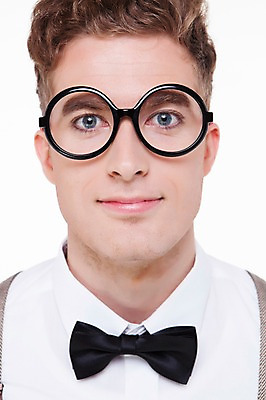 포토 JPG 스튜디오촬영 서양인 외국인 백인 해외기획촬영 남자 안경 2013년태국 나비넥타이 실내 표정 한명 사람 상반신 20대 성인 라이프 앞모습 남자만 남자한명만 성인남자만 청년만 청년남자만 청년남자한명만 성인한명만 성인남자한명만 성인만 안경낌 국내포토 1 잡화 뷰포인트 넥타이 인종 청년 내부 생활 파일형식