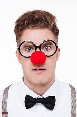 포토 JPG 스튜디오촬영 서양인 외국인 백인 해외기획촬영 남자 안경 2013년태국 나비넥타이 실내 표정 한명 사람 상반신 20대 성인 라이프 앞모습 분노 피에로 빨간코 멜빵 불만 남자만 남자한명만 성인남자만 청년만 청년남자만 청년남자한명만 성인한명만 성인남자한명만 성인만 안경낌 국내포토 1 잡화 감정 뷰포인트 넥타이 인종 청년 내부 생활 파일형식