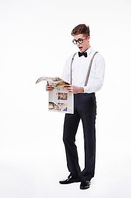 포토 JPG 스튜디오촬영 전신 서양인 외국인 백인 해외기획촬영 남자 안경 2013년태국 모션 나비넥타이 실내 한명 서기 들기 사람 20대 성인 라이프 놀람 신문 신문읽기 멜빵바지 멜빵 남자만 남자한명만 성인남자만 청년만 청년남자만 청년남자한명만 성인한명만 성인남자한명만 성인만 안경낌 국내포토 1 잡화 감정 바지 넥타이 표정 인종 청년 내부 생활 간행물 뉴스 읽기 파일형식