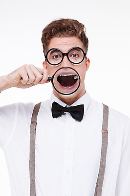 포토 JPG 스튜디오촬영 서양인 외국인 백인 해외기획촬영 남자 안경 2013년태국 모션 돋보기 나비넥타이 실내 한명 들기 사람 상반신 20대 성인 라이프 앞모습 신체부위 입 멜빵 남자만 남자한명만 성인남자만 청년만 청년남자만 청년남자한명만 성인한명만 성인남자한명만 성인만 안경낌 국내포토 1 잡화 뷰포인트 넥타이 인종 청년 내부 생활 파일형식