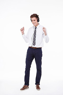 포토 JPG 스튜디오촬영 전신 서양인 외국인 백인 해외기획촬영 남자 음악 2013년태국 비즈니스 모션 실내 한명 서기 웃음 사람 손짓 20대 성인 앞모습 캐주얼 헤드폰 음악감상 비즈니스맨 남자만 남자한명만 성인남자만 청년만 청년남자만 청년남자한명만 성인한명만 성인남자한명만 성인만 국내포토 1 옷 뷰포인트 음향기기 문화예술 표정 인종 청년 내부 감상 직장인 파일형식