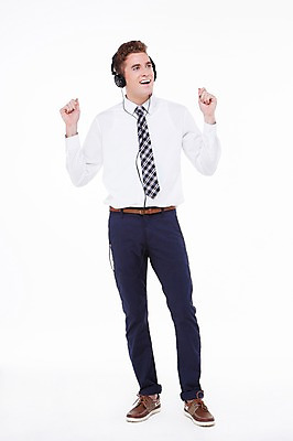포토 JPG 스튜디오촬영 전신 서양인 외국인 백인 해외기획촬영 남자 음악 2013년태국 비즈니스 모션 실내 한명 서기 웃음 사람 손짓 20대 성인 앞모습 캐주얼 헤드폰 음악감상 비즈니스맨 남자만 남자한명만 성인남자만 청년만 청년남자만 청년남자한명만 성인한명만 성인남자한명만 성인만 국내포토 1 옷 뷰포인트 음향기기 문화예술 표정 인종 청년 내부 감상 직장인 파일형식