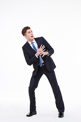 포토 JPG 스튜디오촬영 전신 서양인 외국인 백인 해외기획촬영 라이프스타일 응시 남자 2013년태국 비즈니스 모션 실내 한명 서기 사람 정장 손짓 20대 성인 앞모습 비즈니스라이프 놀람 비즈니스맨 남자만 남자한명만 성인남자만 청년만 청년남자만 청년남자한명만 성인한명만 성인남자한명만 성인만 국내포토 1 시선 옷 감정 뷰포인트 표정 인종 청년 내부 생활 직장인 파일형식
