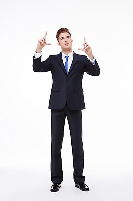 포토 JPG 스튜디오촬영 전신 서양인 외국인 백인 해외기획촬영 라이프스타일 응시 남자 2013년태국 비즈니스 모션 실내 한명 서기 사람 정장 손짓 20대 성인 앞모습 비즈니스라이프 비즈니스맨 남자만 남자한명만 성인남자만 청년만 청년남자만 청년남자한명만 성인한명만 성인남자한명만 성인만 국내포토 1 시선 옷 뷰포인트 인종 청년 내부 생활 직장인 파일형식