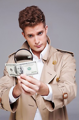포토 JPG 스튜디오촬영 서양인 외국인 백인 해외기획촬영 남자 2013년태국 지폐 돈 모션 돋보기 실내 한명 들기 사람 상반신 20대 성인 앞모습 달러 관찰 트렌치코트 탐정 남자만 남자한명만 성인남자만 청년만 청년남자만 청년남자한명만 성인한명만 성인남자한명만 성인만 국내포토 1 뷰포인트 인종 청년 내부 코트 재산 파일형식