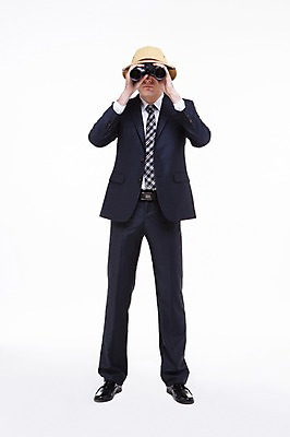 포토 JPG 스튜디오촬영 전신 서양인 외국인 백인 해외기획촬영 모자 남자 2013년태국 비즈니스 모션 실내 한명 서기 들기 사람 정장 20대 성인 앞모습 망원경 관찰 비즈니스맨 모험가 남자만 남자한명만 성인남자만 청년만 청년남자만 청년남자한명만 성인한명만 성인남자한명만 성인만 국내포토 1 잡화 옷 뷰포인트 인종 청년 내부 직장인 파일형식