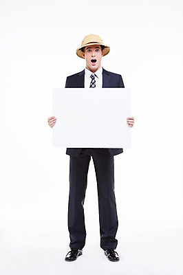 포토 JPG 스튜디오촬영 전신 서양인 외국인 백인 해외기획촬영 모자 남자 2013년태국 비즈니스 모션 안내 프레임 실내 한명 서기 들기 사람 정장 20대 성인 앞모습 놀람 비즈니스맨 모험가 알림 남자만 남자한명만 성인남자만 청년만 청년남자만 청년남자한명만 성인한명만 성인남자한명만 성인만 국내포토 1 잡화 옷 감정 뷰포인트 표정 인종 청년 내부 직장인 파일형식