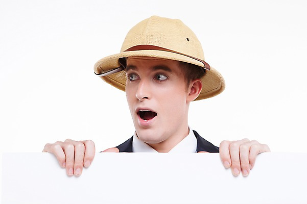 포토 JPG 스튜디오촬영 서양인 외국인 백인 해외기획촬영 모자 손 남자 2013년태국 모션 실내 표정 한명 사람 손짓 상반신 20대 성인 앞모습 신체부위 놀람 모험가 청년만 성인한명만 성인만 국내포토 1 잡화 감정 뷰포인트 인종 청년 내부 파일형식