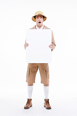 포토 JPG 스튜디오촬영 전신 서양인 외국인 백인 해외기획촬영 모자 남자 2013년태국 모션 안내 프레임 실내 한명 서기 들기 사람 20대 성인 앞모습 놀람 모험가 알림 남자만 남자한명만 성인남자만 청년만 청년남자만 청년남자한명만 성인한명만 성인남자한명만 성인만 국내포토 1 잡화 감정 뷰포인트 표정 인종 청년 내부 파일형식